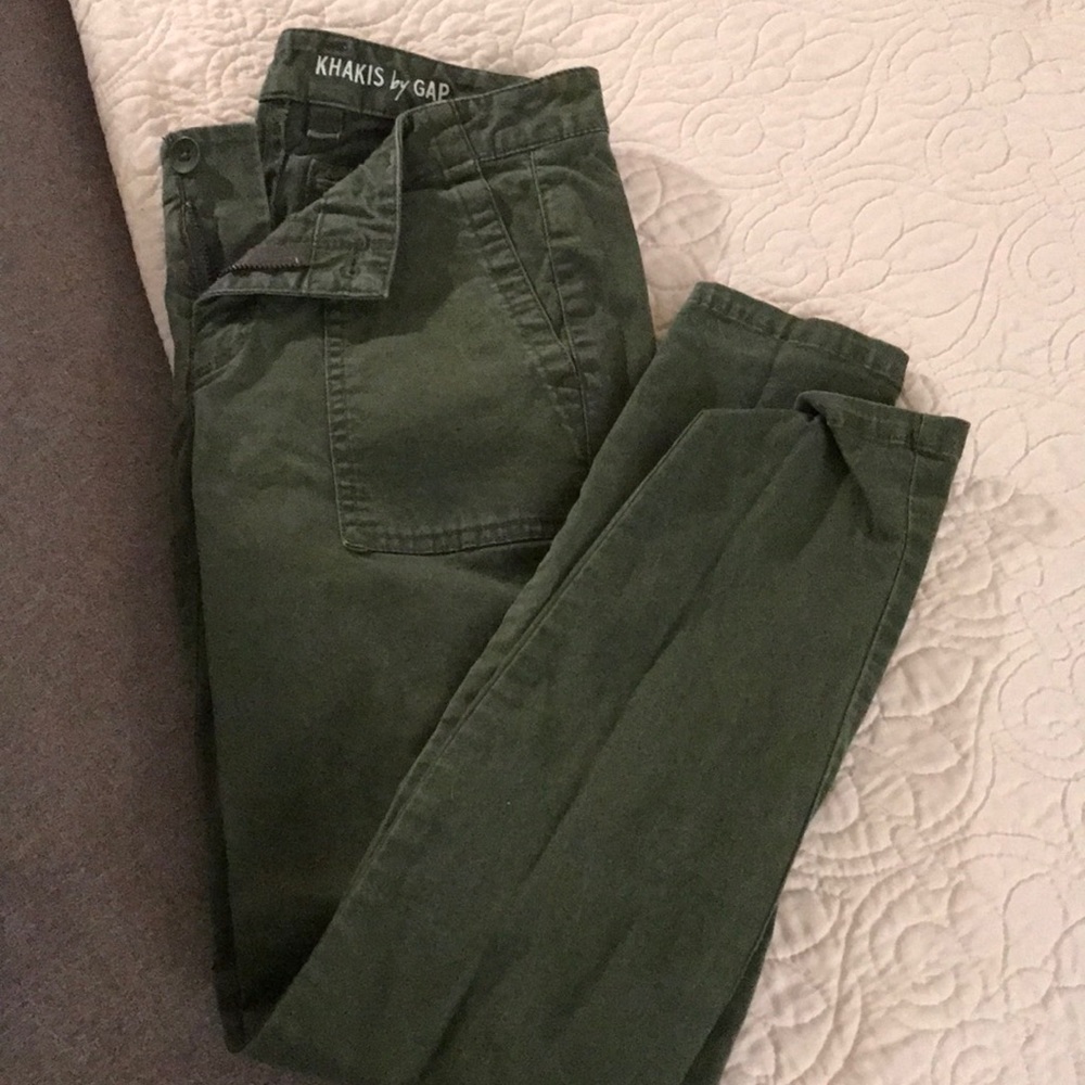 Gap khakis